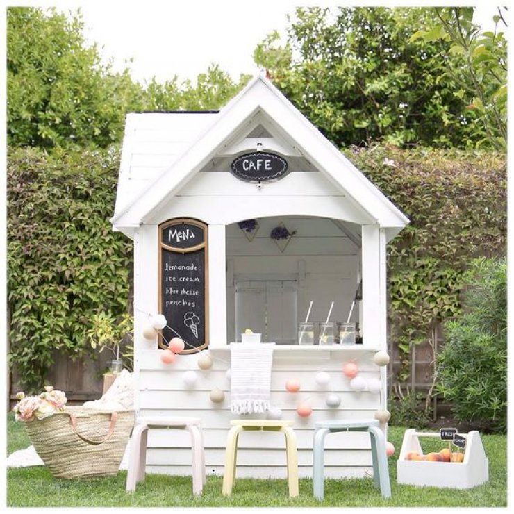 outdoor play cottage